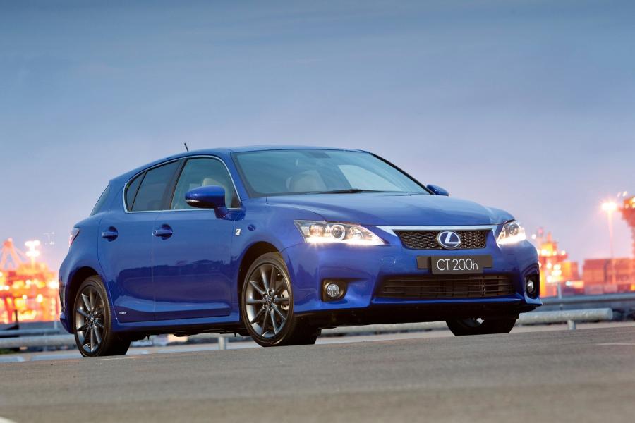  Lexus CT200h F-Sport 2011 года  (UK) (фото 21 из 21)